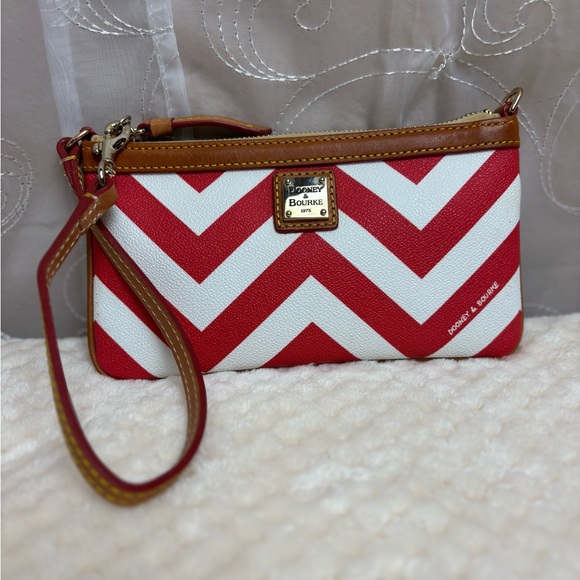 Dooney & Bourke 1975 Large Slim Wristlet, Chevron Print, Red and White - Picture 7 of 12